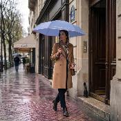 Mini parapluie pliant - Ouverture et fermeture automatiques - Poignée à molette - Ultra Léger et Ultra Minuscule - Résistant au vent - Bleu Clair