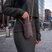 Ultra mini parapluie pliant pour femmes - Slim et léger - Résistant au vent - Avec protection UV - Avec sac smartphone assorti - Gris