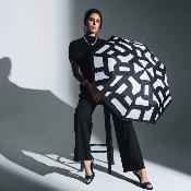 Parapluie pliant pour femme - Ouverture et fermeture automatiques - Résistant au vent - Poignée en bois d'érable - Graphique - Noir
