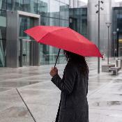 Ultra mini parapluie pliant pour femmes - Slim et léger - Résistant au vent - Avec protection UV - Avec sac smartphone assorti - Rouge
