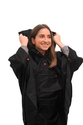 Poncho+de+pluie+pour+homme+et+femme+-+Avec+housse+et+bandes+reflechissantes+devant+et+derriere+-+Ultraleger+-+Noir