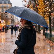 Parapluie pliant compact écologique - Ouverture et fermeture automatiques - Résistant au vent - Toile en PET recyclé - Noir liseré bleu denim