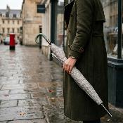 Parapluie Long pour Femme - Système d'ouverture Automatique - 16 Baleines en Fibre de Verre - Grande Protection de 105 cm - Résistant au vent - Vert Clair